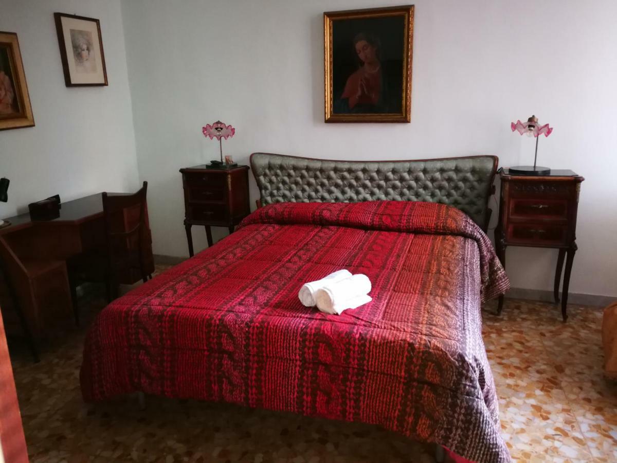 Arturo'S House Apartment Наполи Екстериор снимка